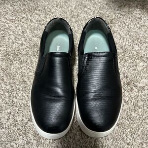 Black Slip-On Women’s Casual Sneakers